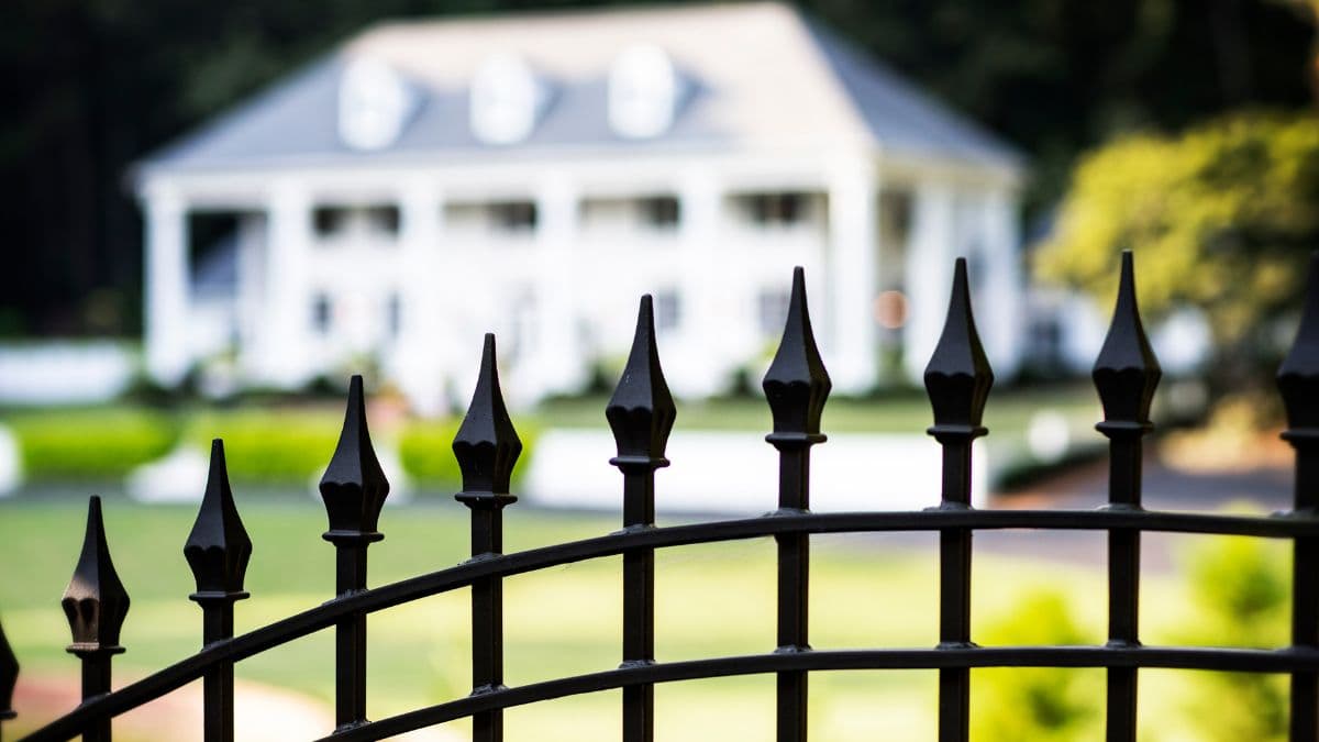 Image for "How yacht crew can successfully transition to a private estate role"