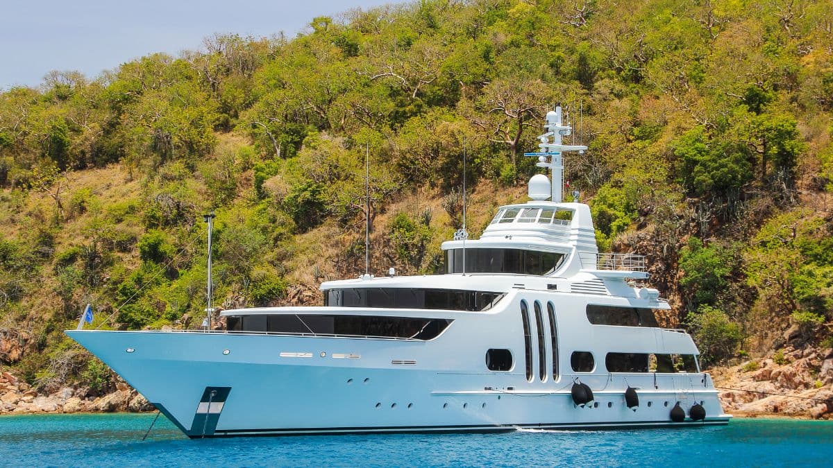 Image for "8 romantic yacht charter destinations for couples"