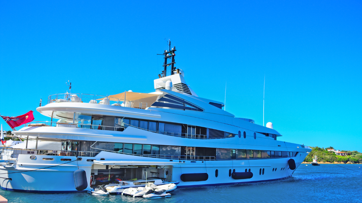 yacht tender deckhands